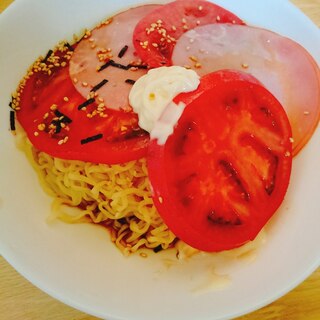 トマトとハムの冷やしラーメン